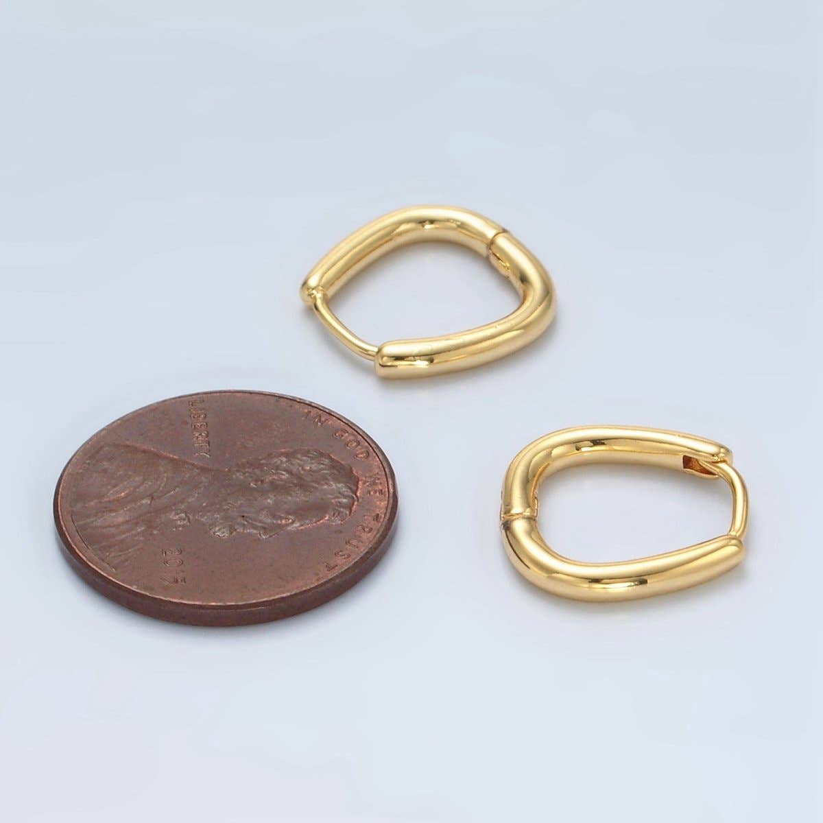 The U-Shaped Minimalist Huggie