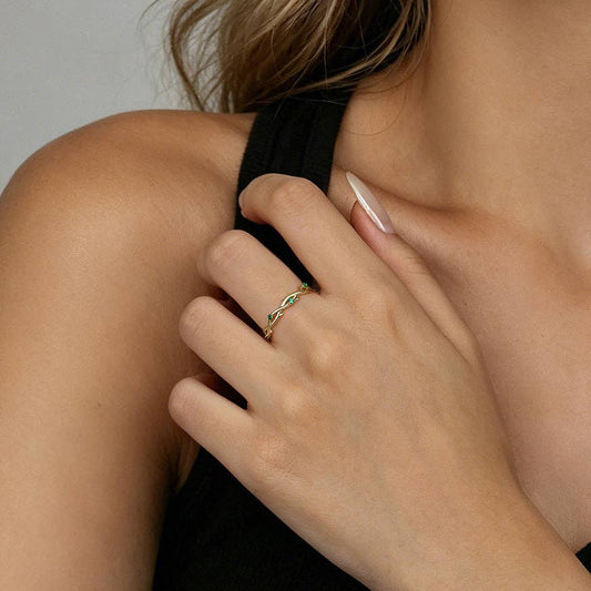 Emerald Green Thorn Vine Band Ring